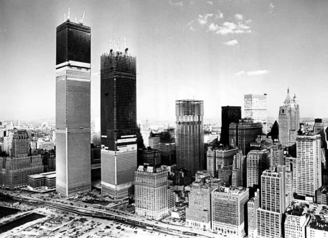 Kiedy wybudowano World Trade Center? Odkryj fascynującą historię budowy Kiedy wybudowano World Trade Center? Odkryj fascynującą historię budowy