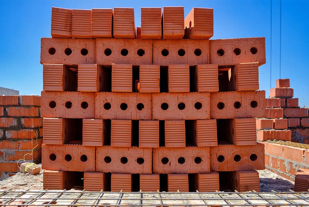 Ile warstw pustaków do stropu? Kluczowe informacje dla budujących Ile warstw pustaków do stropu? Kluczowe informacje dla budujących