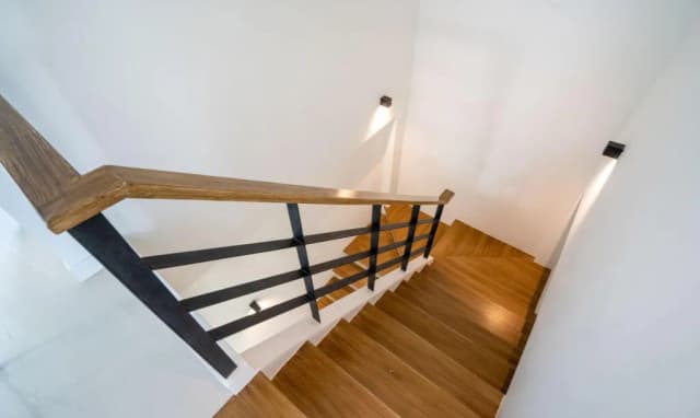 Czym wykończyć schody wewnętrzne? Najlepsze materiały i techniki do wyboru Czym wykończyć schody wewnętrzne? Najlepsze materiały i techniki do wyboru