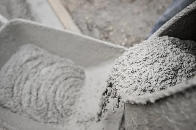 Cement czy gotowa zaprawa – co wybrać dla najlepszej jakości budowy? Cement czy gotowa zaprawa – co wybrać dla najlepszej jakości budowy?