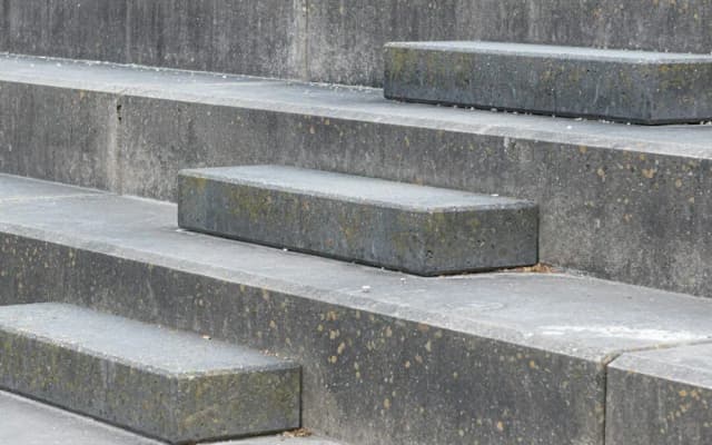 Jak tanio wykończyć schody betonowe zewnętrzne i zaoszczędzić na kosztach Jak tanio wykończyć schody betonowe zewnętrzne i zaoszczędzić na kosztach