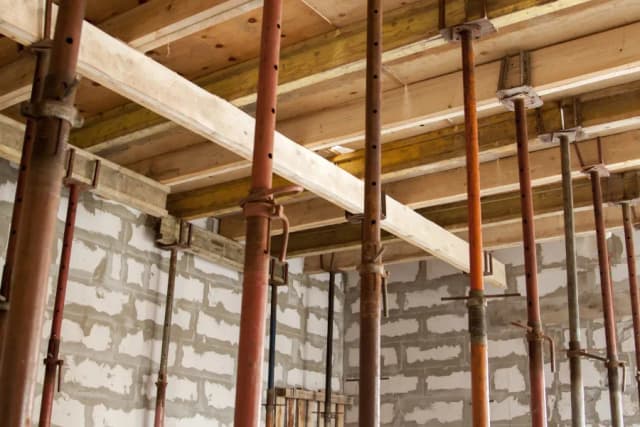 Po jakim czasie można rozszalować strop, aby zapewnić bezpieczeństwo? Po jakim czasie można rozszalować strop, aby zapewnić bezpieczeństwo?