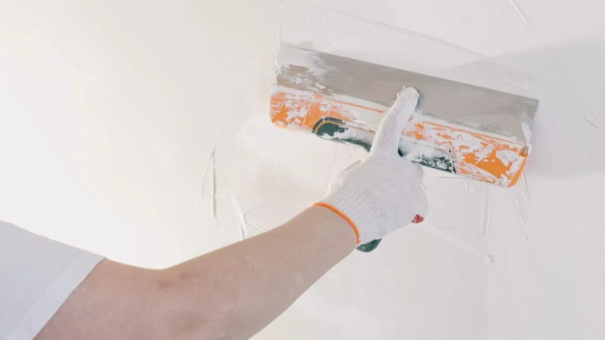 Jak rozrobić zaprawę tynkarską: składniki, proporcje i krok po kroku Jak rozrobić zaprawę tynkarską: składniki, proporcje i krok po kroku